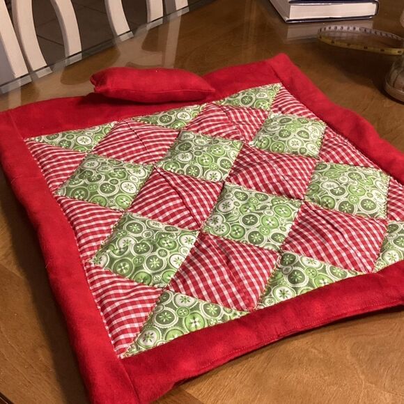 NWOT Hand Crafted Reversible Quilted Stuffed Animal/Doll Quilt - Picture 2 of 8